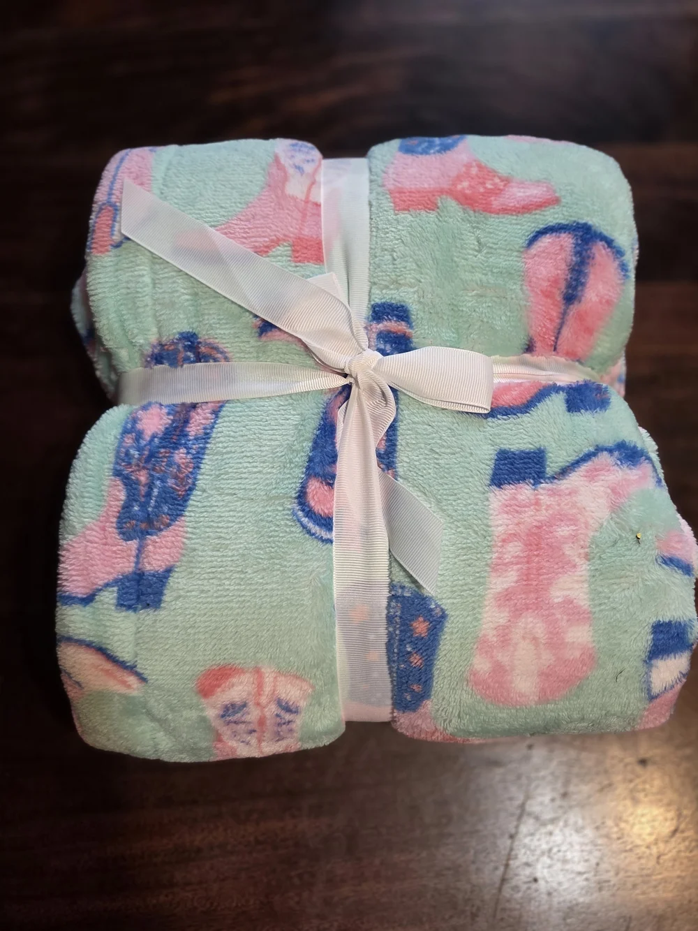 Nwt Comfort Bay Plush Berber Throw - Pink Mint Blue Cowboy Boots